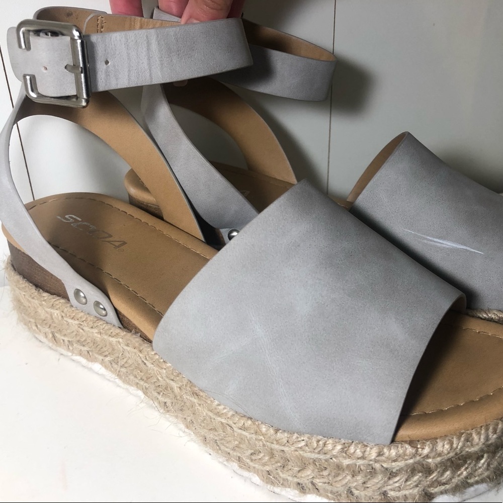 GRAY PLATFORMS
